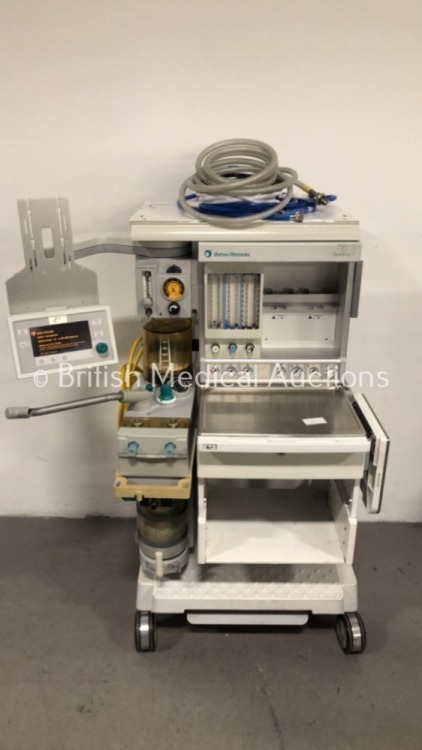 Datex-Ohmeda Aestiva/5 Anaesthesia Machine with Datex-Ohmeda Aestiva SmartVent Software Version 3.5, Oxygen Mixer, Bellows, Absorbers and Hoses (Power