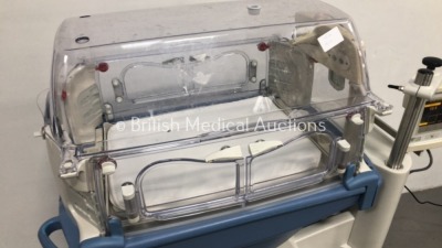 Drager Caleo Infant Incubator Version 2.01 with Mattress (Powers Up) * SN ARRC-0008 * - 4