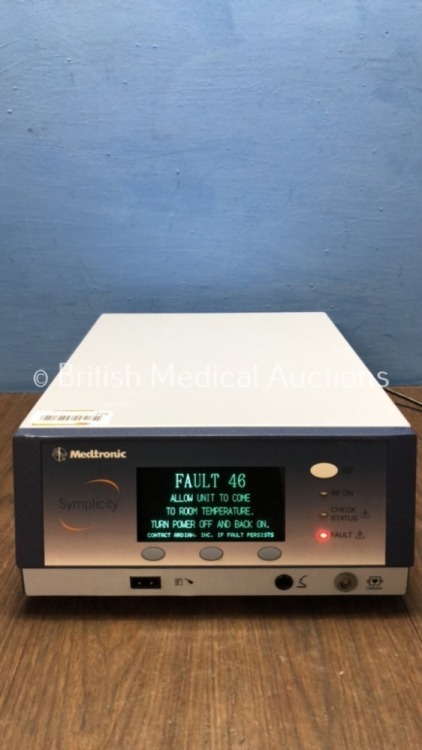 Medtronics Symplicity Model G2 RF Generator (Powers Up with Fault-See Photo)