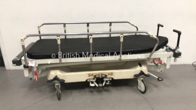 Huntleigh Lifeguard Hydraulic Patient Trolley with Mattress (Hydraulics Tested Working)