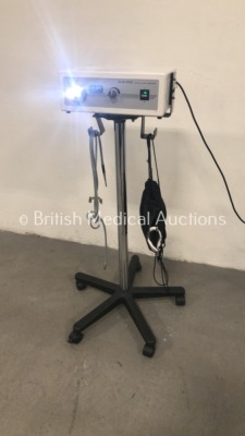 Cuda Fiberoptics XLS-300 Xenon Light Source Unit on Stand with 1 x Light Source Cable (Powers Up) * Asset No 43477 *