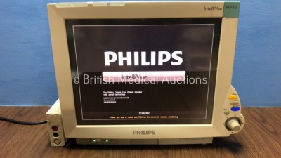 Philips IntelliVue MP70 Touch Screen Patient Monitor Software Version H.15.45 *Mfd 2010-11*(Powers Up with Slight Damage to Casing) with 1 x M3001A Mo