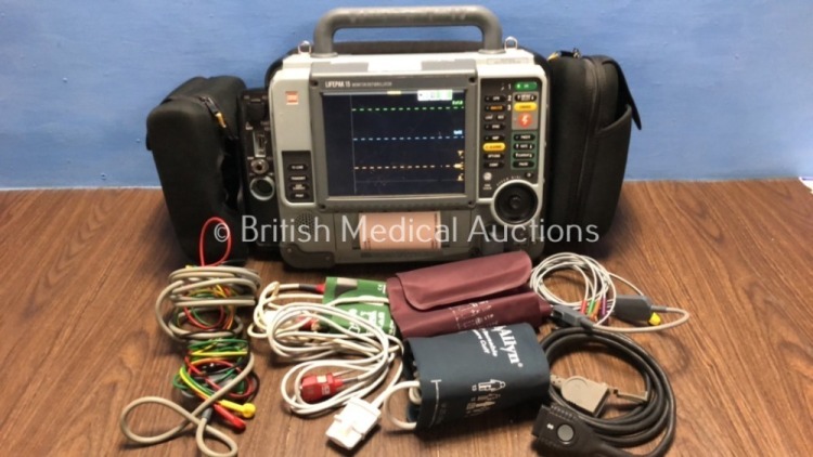 Medtronic Physio-Control Lifepak 15 12-Lead Monitor / Defibrillator *Mfd - 2010* Ref - 99577-000025 P/N - V15-2-000030 Software Version - 3207410-007