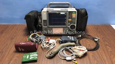 Medtronic Physio-Control Lifepak 15 12-Lead Monitor / Defibrillator *Mfd - 2010* Ref - 99577-000025 P/N - V15-2-000030 Software Version - 3207410-007