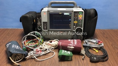 Medtronic Physio-Control Lifepak 15 12-Lead Monitor / Defibrillator *Mfd - 2010* Ref - 99577-000025 P/N - V15-2-000030 Software Version - 3207410-007