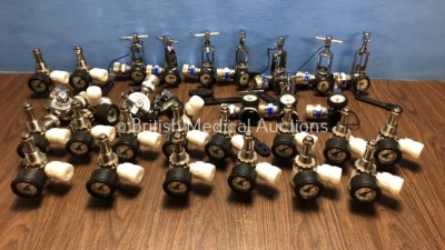 Job Lot of Entonox Oxylitre / Meditech Valves (Approx.30)