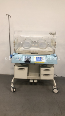 Drager Isolette 8000 Infant Incubator Version 4.11 with Mattress (Powers Up)