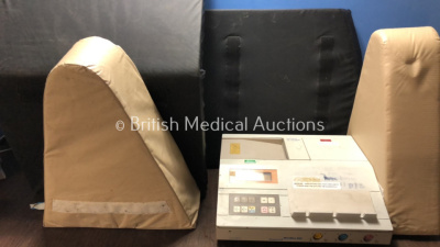 Mixed Lot Including 5 x Patient Trolley Cushions and 1 x Oxford Sonicaid Meridian 800 Fetal Monitor (No Power Due to Faulty Power Button)