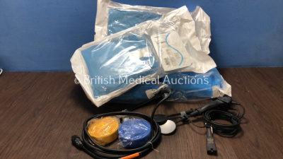 Mixed Lot Including 1 x Zoll Internal Defib Paddles, 1 x Valleylab Footswitch and 4 x Operating Theatre Packs