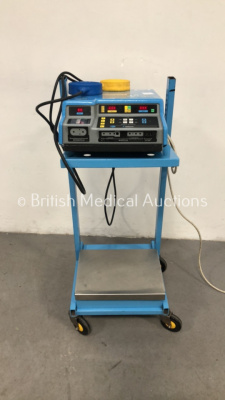 Valleylab Force 2 -20 Electrosurgical / Diathermy Unit on Stand with 2 x Footswitches (Powers Up) (H) *S/N F9E7486T*