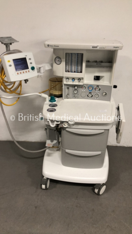 Datex-Ohmeda Aespire Anaesthesia with Datex-Ohmeda 7100 Ventilator Software Version 2.0 with Bellows and Hoses (Powers Up)