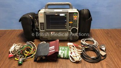 Medtronic Physio-Control Lifepak 15 12-Lead Monitor / Defibrillator *Mfd - 2009* Ref - 99577-000025 P/N - V15-2-000030 Software Version - 3207410-007