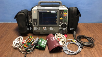 Medtronic Physio-Control Lifepak 15 12-Lead Monitor / Defibrillator *Mfd - 2009* Ref - 99577-000025 P/N - V15-2-000030 Software Version - 3207410-009