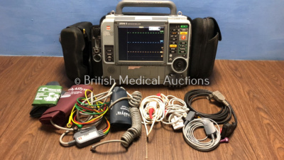 Medtronic Physio-Control Lifepak 15 12-Lead Monitor / Defibrillator *Mfd - 2009* Ref - 99577-000025 P/N - V15-2-000030 Software Version - 3207410-007