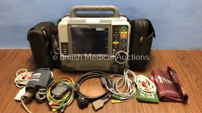 Medtronic Physio-Control Lifepak 15 12-Lead Monitor / Defibrillator *Mfd - 2010* Ref - 99577-000025 P/N - V15-2-000030 Software Version - 3207410-007