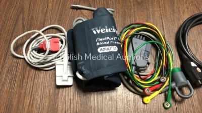 Medtronic Physio-Control Lifepak 15 12-Lead Monitor / Defibrillator *Mfd - 2010* Ref - 99577-000025 P/N - V15-2-000030 Software Version - 3207410-007 - 5