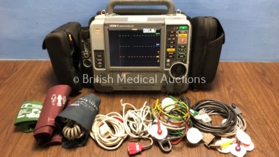 Medtronic Physio-Control Lifepak 15 12-Lead Monitor / Defibrillator *Mfd - 2010* Ref - 99577-000025 P/N - V15-2-000030 Software Version - 3207410-007