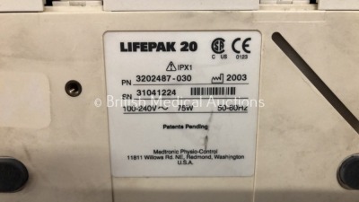 Lifepak 20 Defibrillator / Monitor Including ECG and Printer Options (Powers Up) *31041224* - 2