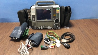 Medtronic Physio-Control Lifepak 15 12-Lead Monitor / Defibrillator *Mfd - 2010* Ref - 99577-000025 P/N - V15-2-000030 Software Version - 3207410-007