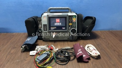 Medtronic Physio-Control Lifepak 15 12-Lead Monitor / Defibrillator *Mfd - 2010* Ref - 99577-000025 P/N - V15-2-000030 Software Version - 3207410-007