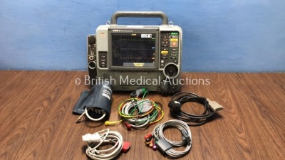 Medtronic Physio-Control Lifepak 15 12-Lead Monitor / Defibrillator *Mfd - 2010* Ref - 99577-000025 P/N - V15-2-000030 Software Version - 3207410-008