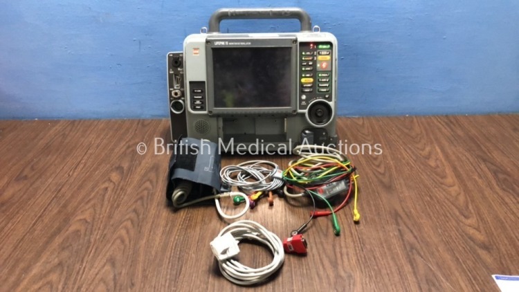 Medtronic Physio-Control Lifepak 15 12-Lead Monitor / Defibrillator *Mfd - 2009* Ref - 99577-000025 P/N - V15-2-000030 Software Version - 3207410-007