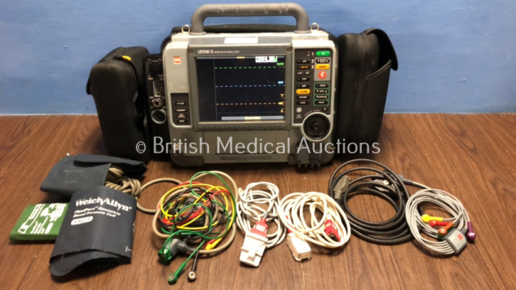 Medtronic Physio-Control Lifepak 15 12-Lead Monitor / Defibrillator *Mfd - 2010* Ref - 99577-000025 P/N - V15-2-000030 Software Version - 3207410-008 with Pacer, CO2, SPO2, NIBP, ECG and Printer Options, 4 and 6 Lead ECG Leads, SPO2 Finger Sensor, NIBP Cu