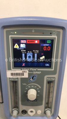 Viasys Infant Flow SiPAP on Stand Part No 675-CFG-002 *S/N AHN02750* **Mfd 12/2001** (Powers Up) - 3