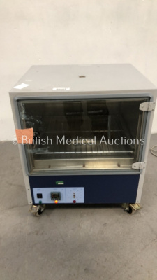 QED Scientific GP/75/W/VIS Incubator *S/N 09L015* (Powers Up - Damage to Door - See Pictures)