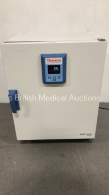 Thermo Scientific Heratherm IGS100 Heating Chamber / Incubator (Powers Up)