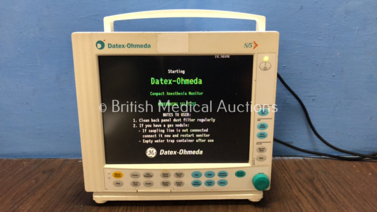 Datex Ohmeda F-CM-03 S/5 Patient Monitor *Mfd 2005* (Powers Up with Cracked Casing-See Photo)