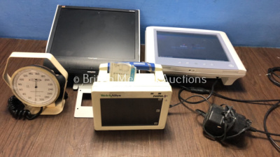 Mixed Lot Including 1 x GE Advantech POC-153 Monitor (Powers Up) 1 x Welch Allyn ProPaq CS Patient ,Monitor Including ECG, SpO2 T1, T2 and NIBP Options (Powers Up when Tested with Stock Power Supply-Power Supply Not Included) 1 x Viewsonic VG730m Monitor 