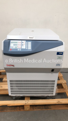 Thermo Scientific Jouan GR4i Centrifuge (Powers Up)