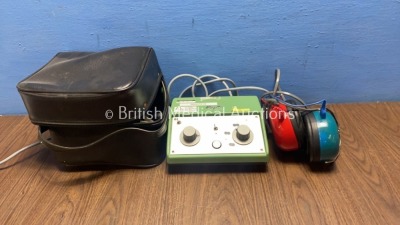 Kamplex AS7 Screening Audiometer with Headphones in Case (Powers Up)