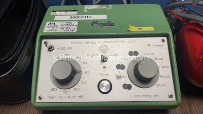 Kamplex AS7 Screening Audiometer with Headphones in Case (Powers Up) - 2