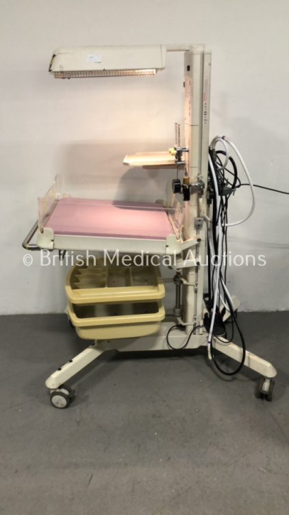 Fisher and Paykel Cosy Cot with Mattress and Inspiration Low Flow Air / Oxygen Blender (Powers Up - Damage to Top Panel - See Pictures)