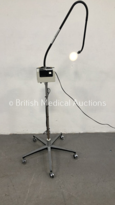 Welch Allyn Model 48200 Patient Examination Lamp on Stand (Powers Up with Good Bulb)