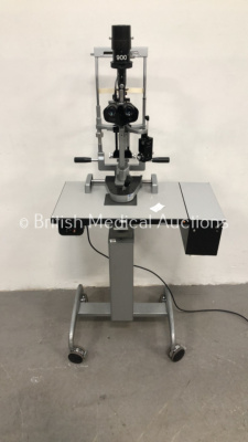 Haag Streit Bern SL 900 Slit Lamp with 2 x 12,5x Eyepieces on Hydraulic Table (Powers Up with Good Bulb) *S/N NA*