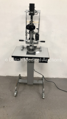 Haag Streit Bern 900 Slit Lamp with 2 x 12,5x Eyepieces on Hydraulic Table (Powers Up with Good Bulb) *S/N NA*