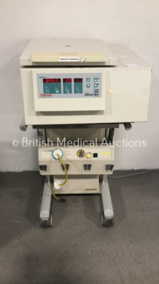 Thermo Scientific 400 R Centrifuge on Eschmann ST80 Suction Trolley (Powers Up) *S/N 75008162*