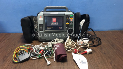 Medtronic Physio-Control Lifepak 15 12-Lead Monitor / Defibrillator *Mfd - 2011* Ref - 99577-000025 P/N - V15-2-000030 Software Version - 3207410-008 with Pacer, CO2, SPO2, NIBP, ECG and Printer Options, 4 and 6 Lead ECG Leads, SPO2 Finger Sensor, NIBP Cu