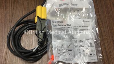 Medtronic Lifepak 12 Biphasic Defibrillator / Monitor with Screen Protector, ECG, Paddle, NIBP and SpO2 Leads, MTCDP-H5 Module, 1 x Battery and CO2 Option *Mfd 2009* (Powers Up) *37797924* - 3