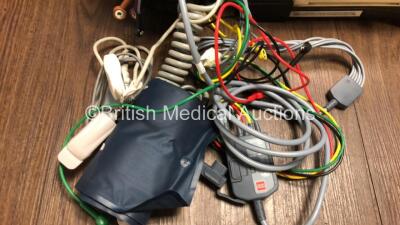 Medtronic Lifepak 12 Biphasic Defibrillator / Monitor with Screen Protector, ECG, Paddle, NIBP and SpO2 Leads, MTCDP-H5 Module, 1 x Battery and CO2 Option *Mfd 2009* (Powers Up) *37797924* - 4