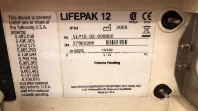 Medtronic Lifepak 12 Biphasic Defibrillator / Monitor with Screen Protector, Paddle Lead, 1 x Battery and CO2 Option *Mfd 2009* (Powers Up) *37620268* - 4