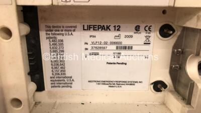 Medtronic Lifepak 12 Biphasic Defibrillator / Monitor with Screen Protector, Paddle Lead, 1 x Battery and CO2 Option *Mfd 2009* (Powers Up) *37628597* - 4