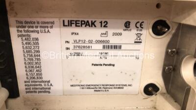 Medtronic Lifepak 12 Biphasic Defibrillator / Monitor with Screen Protector, Paddle Lead, 1 x Battery and CO2 Option *Mfd 2009* (Powers Up) *37628581* - 6