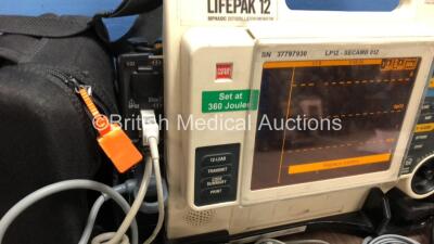 Medtronic Lifepak 12 Biphasic Defibrillator / Monitor with Screen Protector, ECG, Paddle, NIBP and SpO2 Leads,1 x Battery and CO2 Option *Mfd 2009* (Powers Up) *37797930* - 4