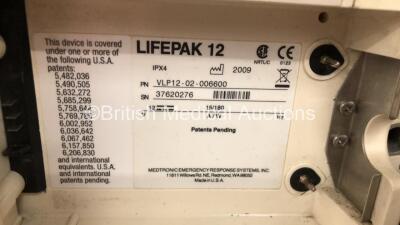 Medtronic Lifepak 12 Biphasic Defibrillator / Monitor with Screen Protector, 1 x Battery and CO2 Option *Mfd 2009* (Powers Up) *37620276* - 4