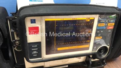 Medtronic Lifepak 12 Biphasic Defibrillator / Monitor with Screen Protector, 1 x Battery and CO2 Option *Mfd 2009* (Powers Up) *37620288* - 2