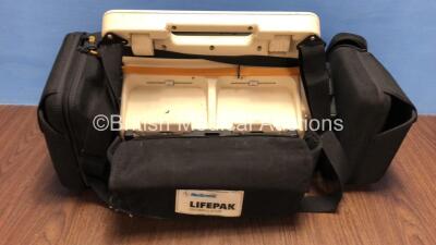 Medtronic Lifepak 12 Biphasic Defibrillator / Monitor with Screen Protector, 1 x Battery and CO2 Option *Mfd 2009* (Powers Up) *37620288* - 4